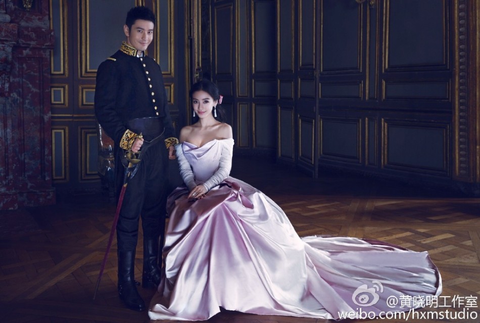 黄晓明baby曝婚纱照 巴黎铁塔下甜蜜亲吻