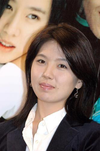 盘点娱圈自杀明星 34岁香港女主播烧炭身亡