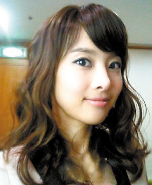 盘点娱圈自杀明星 34岁香港女主播烧炭身亡