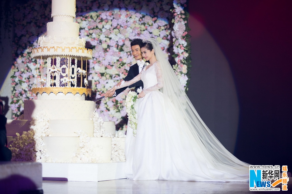 angelababy大婚美哭众人 与黄晓明洒泪深情拥吻