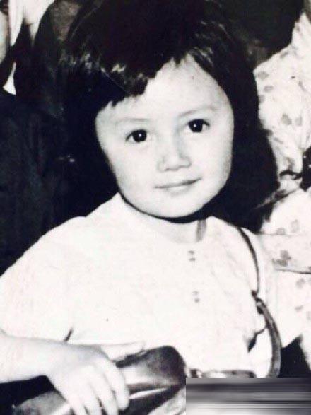 夏雨为袁泉庆生晒美照 网友：难得秀恩爱