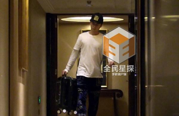 网曝陈晓花百万买钻戒求婚成功 陈妍希不否认 网曝陈晓花百万买钻戒求婚成功 陈妍希不否认