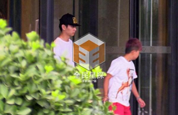 网曝陈晓花百万买钻戒求婚成功 陈妍希不否认 网曝陈晓花百万买钻戒求婚成功 陈妍希不否认