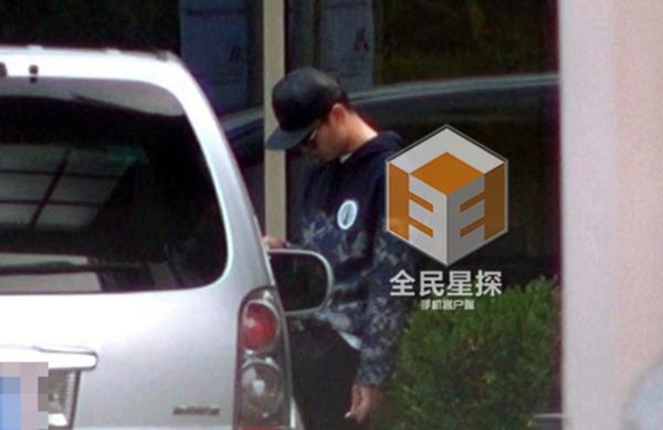 网曝陈晓花百万买钻戒求婚成功 陈妍希不否认 网曝陈晓花百万买钻戒求婚成功 陈妍希不否认