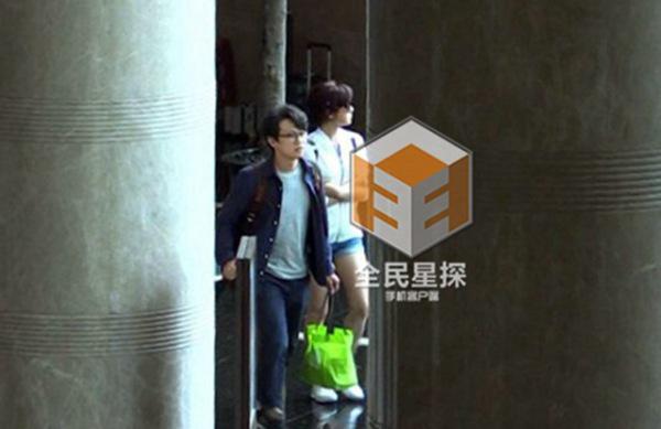 网曝陈晓花百万买钻戒求婚成功 陈妍希不否认 网曝陈晓花百万买钻戒求婚成功 陈妍希不否认