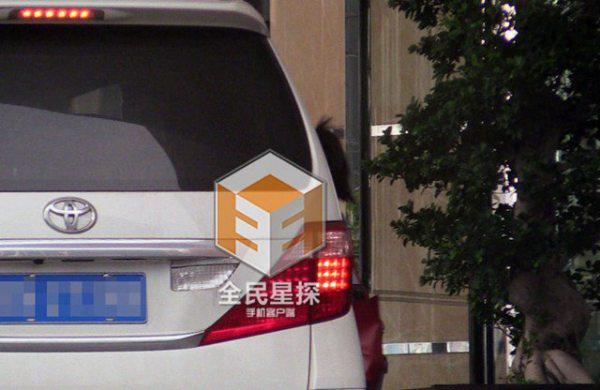 网曝陈晓花百万买钻戒求婚成功 陈妍希不否认 网曝陈晓花百万买钻戒求婚成功 陈妍希不否认