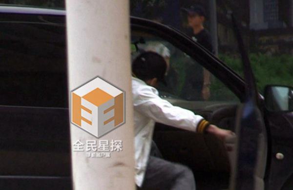 网曝陈晓花百万买钻戒求婚成功 陈妍希不否认 网曝陈晓花百万买钻戒求婚成功 陈妍希不否认