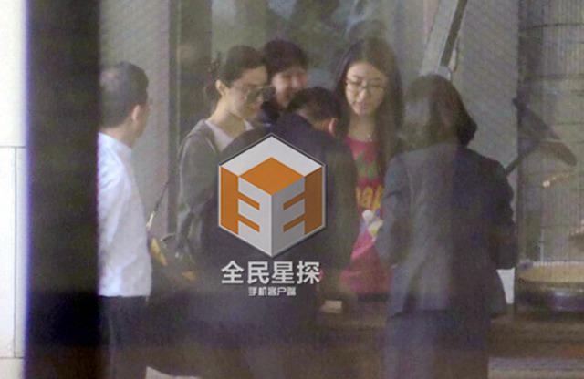 图:范冰冰订婚房疑已怀孕 揭秘李晨家世背景不简单