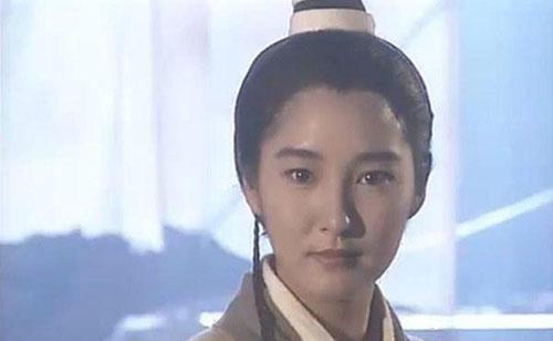揭单亲妈妈心酸事 杨思琦为养女儿沦为啤酒妹 揭单亲妈妈心酸事 杨思琦为养女儿沦为啤酒妹