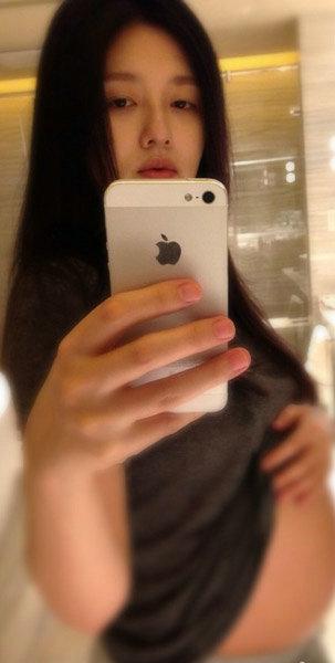 女星大尺度斗艳孕照 官恩娜挺巨肚出海划艇 女星大尺度斗艳孕照 官恩娜挺巨肚出海划艇