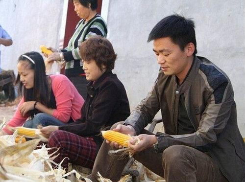 草根艺人成名路 王宝强曾当少林俗家弟子 草根艺人成名路 王宝强曾当少林俗家弟子
