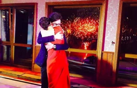 曝章子怡6月底已嫁汪峰赴美养胎 12月将产子