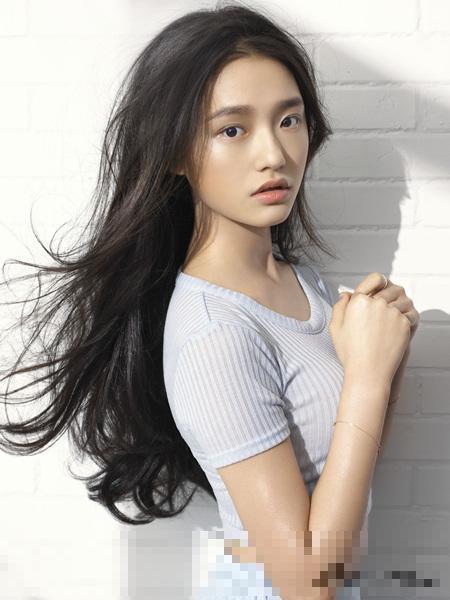 林允