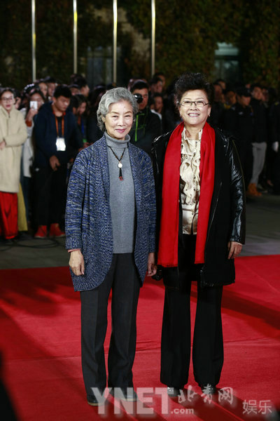 明星校友云集中戏戏剧颁奖 孙红雷汤唯嗨爆