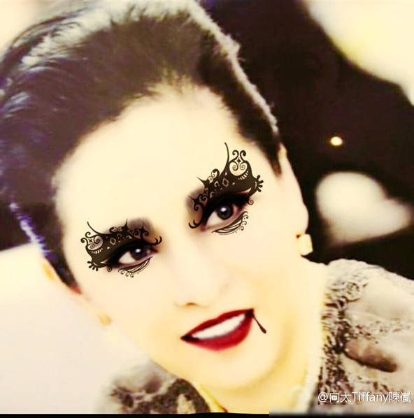 万圣节玩疯了!周杰伦搞怪 王力宏一家罕见出镜