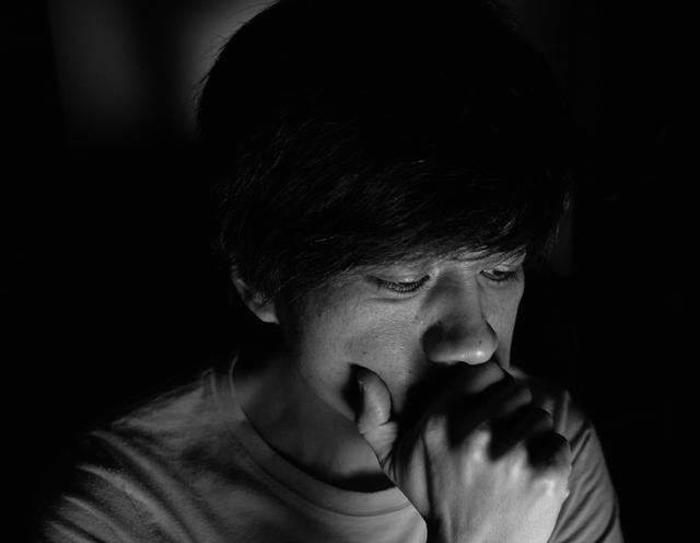 揭离婚女星生活现状 张柏芝携两子回港定居