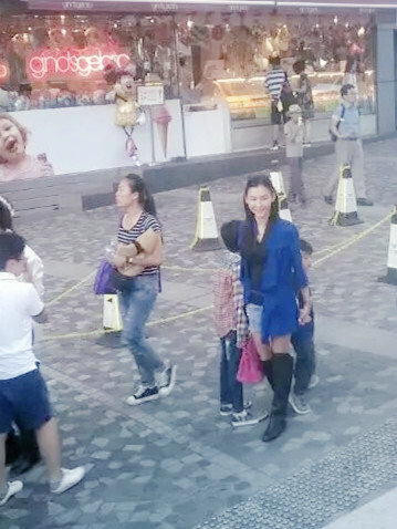 揭离婚女星生活现状 张柏芝携两子回港定居