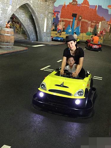 揭离婚女星生活现状 张柏芝携两子回港定居 揭离婚女星生活现状 张柏芝携两子回港定居