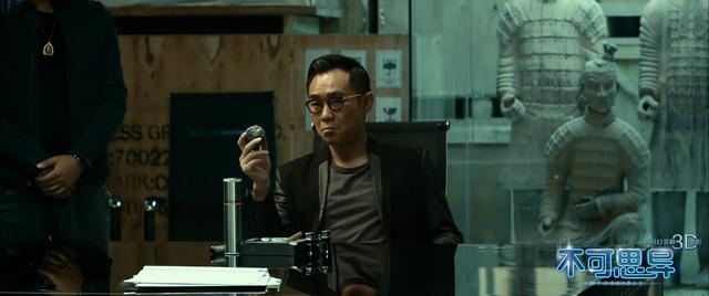 《不可思异》曝大鹏“暗黑逗神”剧照 颠覆形象首演反派 《不可思异》曝大鹏“暗黑逗神”剧照 颠覆形象首演反派