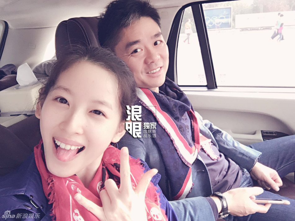 奶茶妹妹承认婚前怀孕 独自外出就餐孕肚明显