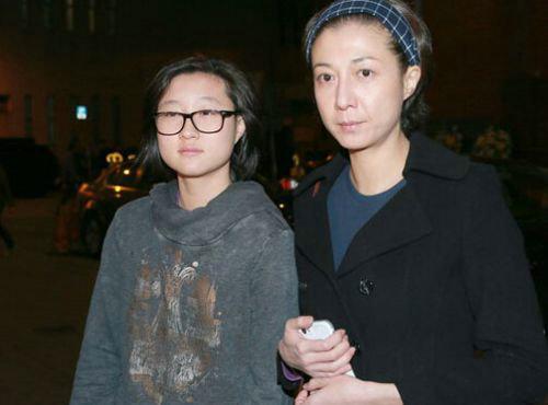 扒娱圈小三现状：杨子晴出柜 张子萱开网店