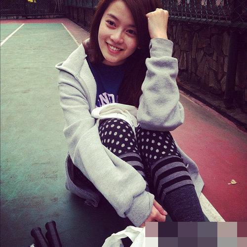 喻虹渊全方位完胜大S:阳台激情舔耳画面火辣 喻虹渊全方位完胜大S:阳台激情舔耳画面火辣