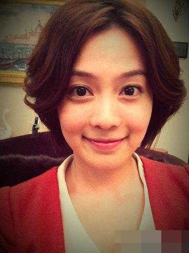 喻虹渊全方位完胜大S:阳台激情舔耳画面火辣 喻虹渊全方位完胜大S:阳台激情舔耳画面火辣