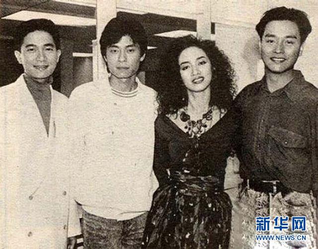 高晓松晒与泰勒合影遭调侃 盘点娱乐圈史上最穿越的合影 高晓松晒与泰勒合影遭调侃 盘点娱乐圈史上最穿越的合影
