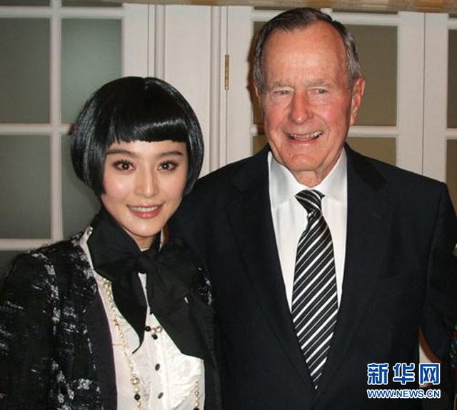 高晓松晒与泰勒合影遭调侃 盘点娱乐圈史上最穿越的合影 高晓松晒与泰勒合影遭调侃 盘点娱乐圈史上最穿越的合影