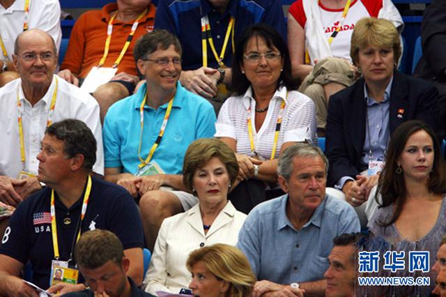 高晓松晒与泰勒合影遭调侃 盘点娱乐圈史上最穿越的合影 高晓松晒与泰勒合影遭调侃 盘点娱乐圈史上最穿越的合影