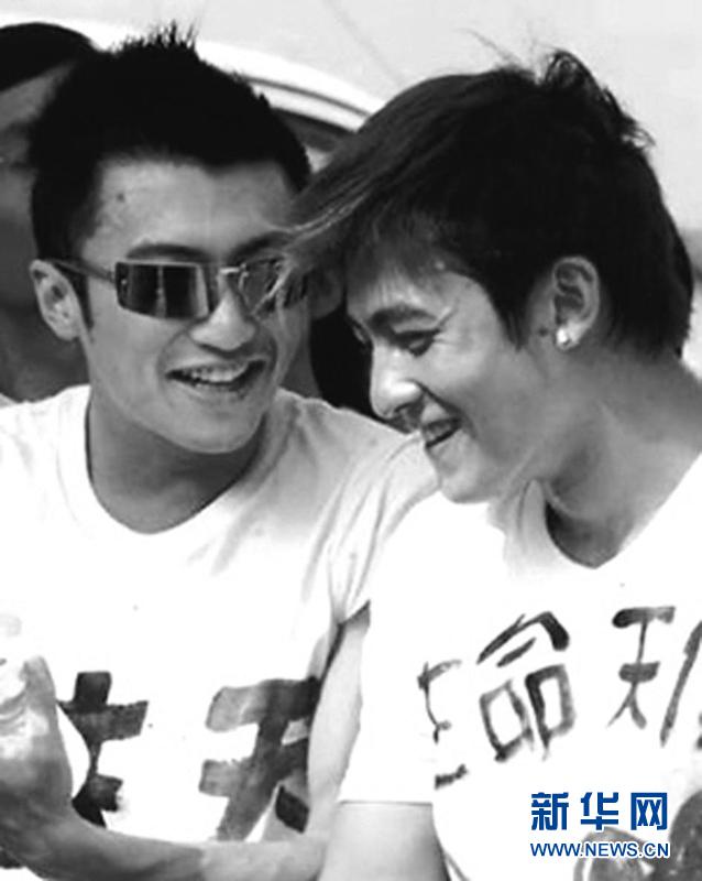 高晓松晒与泰勒合影遭调侃 盘点娱乐圈史上最穿越的合影 高晓松晒与泰勒合影遭调侃 盘点娱乐圈史上最穿越的合影