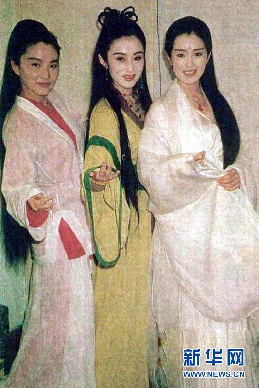 高晓松晒与泰勒合影遭调侃 盘点娱乐圈史上最穿越的合影 高晓松晒与泰勒合影遭调侃 盘点娱乐圈史上最穿越的合影