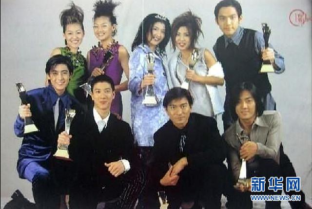 高晓松晒与泰勒合影遭调侃 盘点娱乐圈史上最穿越的合影 高晓松晒与泰勒合影遭调侃 盘点娱乐圈史上最穿越的合影