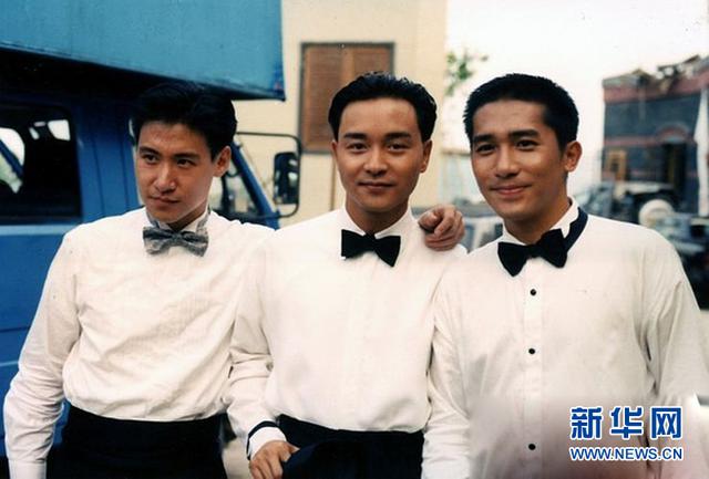 高晓松晒与泰勒合影遭调侃 盘点娱乐圈史上最穿越的合影 高晓松晒与泰勒合影遭调侃 盘点娱乐圈史上最穿越的合影