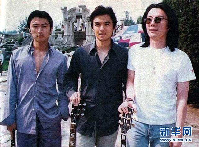 高晓松晒与泰勒合影遭调侃 盘点娱乐圈史上最穿越的合影 高晓松晒与泰勒合影遭调侃 盘点娱乐圈史上最穿越的合影