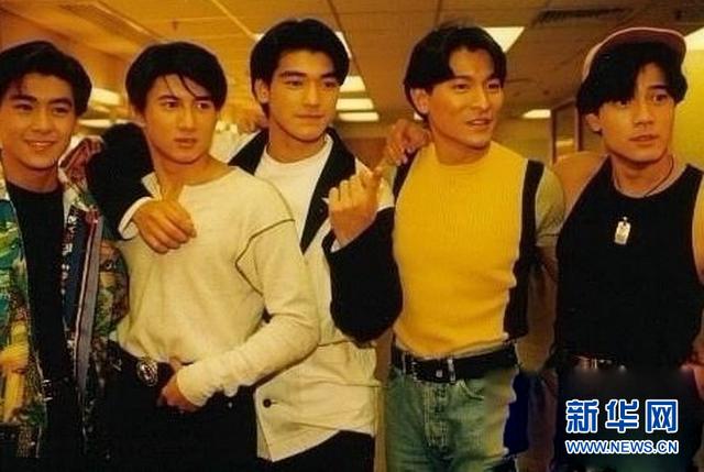 高晓松晒与泰勒合影遭调侃 盘点娱乐圈史上最穿越的合影 高晓松晒与泰勒合影遭调侃 盘点娱乐圈史上最穿越的合影