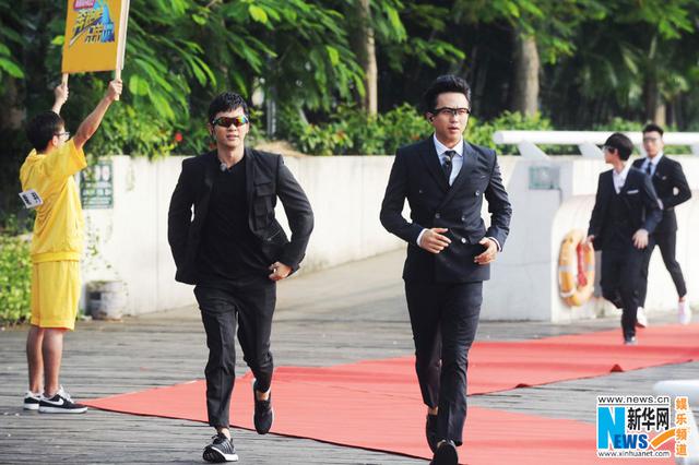 谢娜加盟跑男3上演科幻大片 邓超变洗车小弟 谢娜加盟跑男3上演科幻大片 邓超变洗车小弟