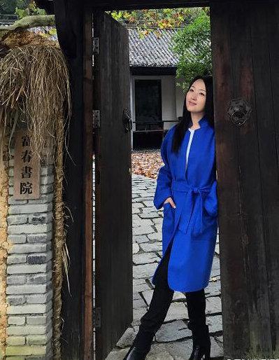 杨钰莹晒旅行照 隐退10年曾被包养3年堕胎4次?