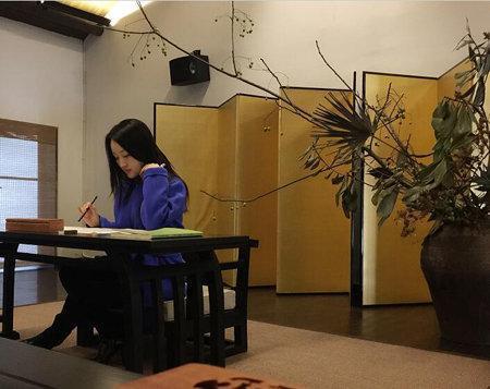 杨钰莹晒旅行照 隐退10年曾被包养3年堕胎4次?