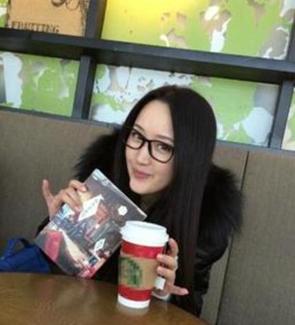 杨钰莹晒旅行照 隐退10年曾被包养3年堕胎4次?