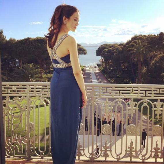 千亿儿媳徐子淇庆33岁生日 老公献吻秀恩爱