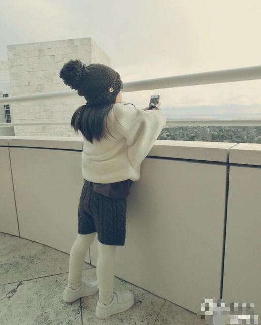 高晓松女儿八岁生日 前妻晒成长纪录 高晓松女儿八岁生日 前妻晒成长纪录