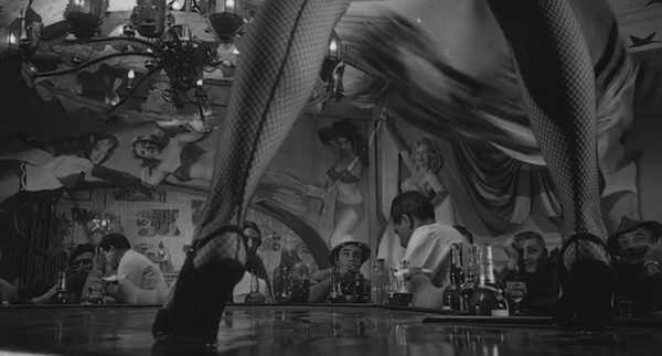 难抵诱惑！电影中的十大最性感美腿丝袜镜头