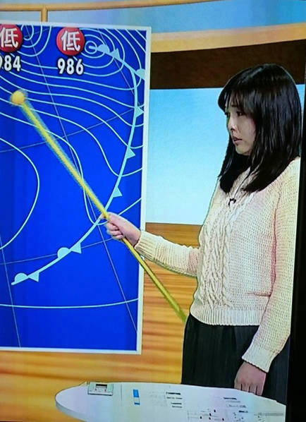 直播事故！细数美艳主播豪放瞬间：穿比基尼抛双峰满足网友