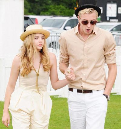 细数娱圈明星漂亮家人 范玮琪弟弟才貌双全