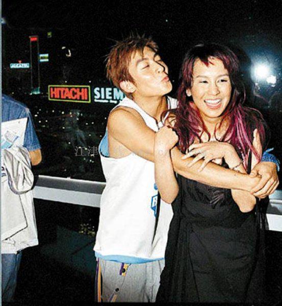 细数娱圈明星漂亮家人 范玮琪弟弟才貌双全