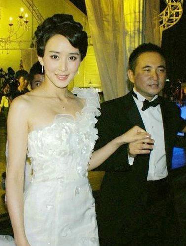 图揭中戏花旦情史 汤唯闪嫁韩导演被指小三