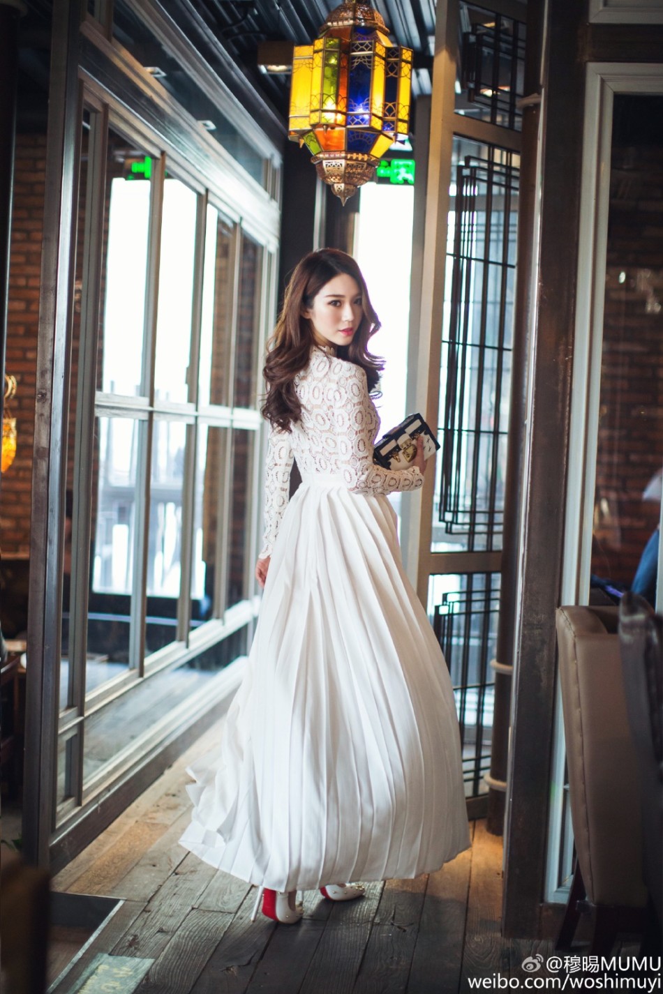 组图:青岛大学校花晒唯美写真 被赞校园美少女