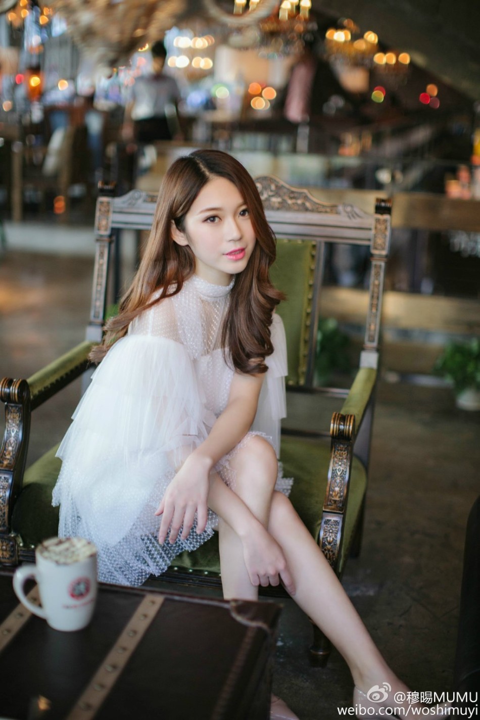 组图:青岛大学校花晒唯美写真 被赞校园美少女