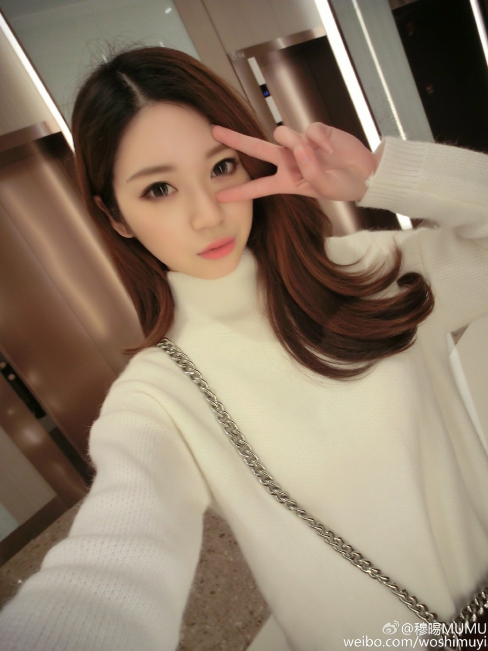 组图:青岛大学校花晒唯美写真 被赞校园美少女